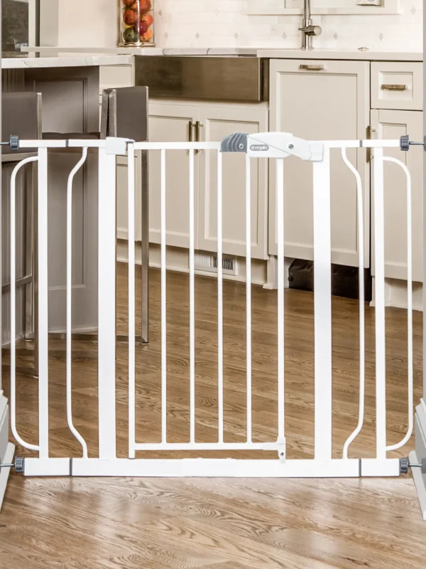 Regalo Easy Step 49-Inch Extra Wide Baby Gate
